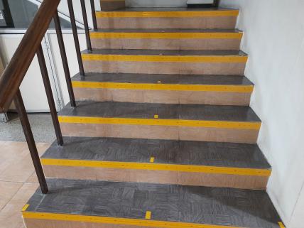  Reflective Tape for Stairs.jpg